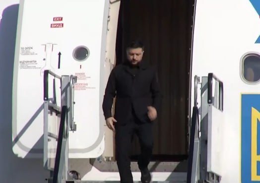 Έφτασε στην Αθήνα ο Ζελένσκι: Με Τασούλα η πρώτη συνάντηση – Όλες οι εξελίξεις στο in