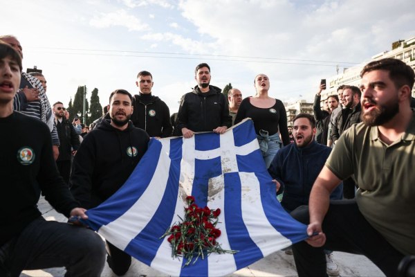 Live η συγκέντρωση στο Πολυτεχνείο: Ζωντανό το μήνυμα της εξέγερσης 52 χρόνια μετά – Ξεκινούν οι συγκεντρώσεις