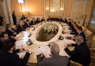 Έσπευσε να διαψεύσει τον Τσίπρα για τη συνάντηση με τον Μεντβέντεφ ο Λαφαζάνης, αλλά… μία εικόνα 1000 λέξεις