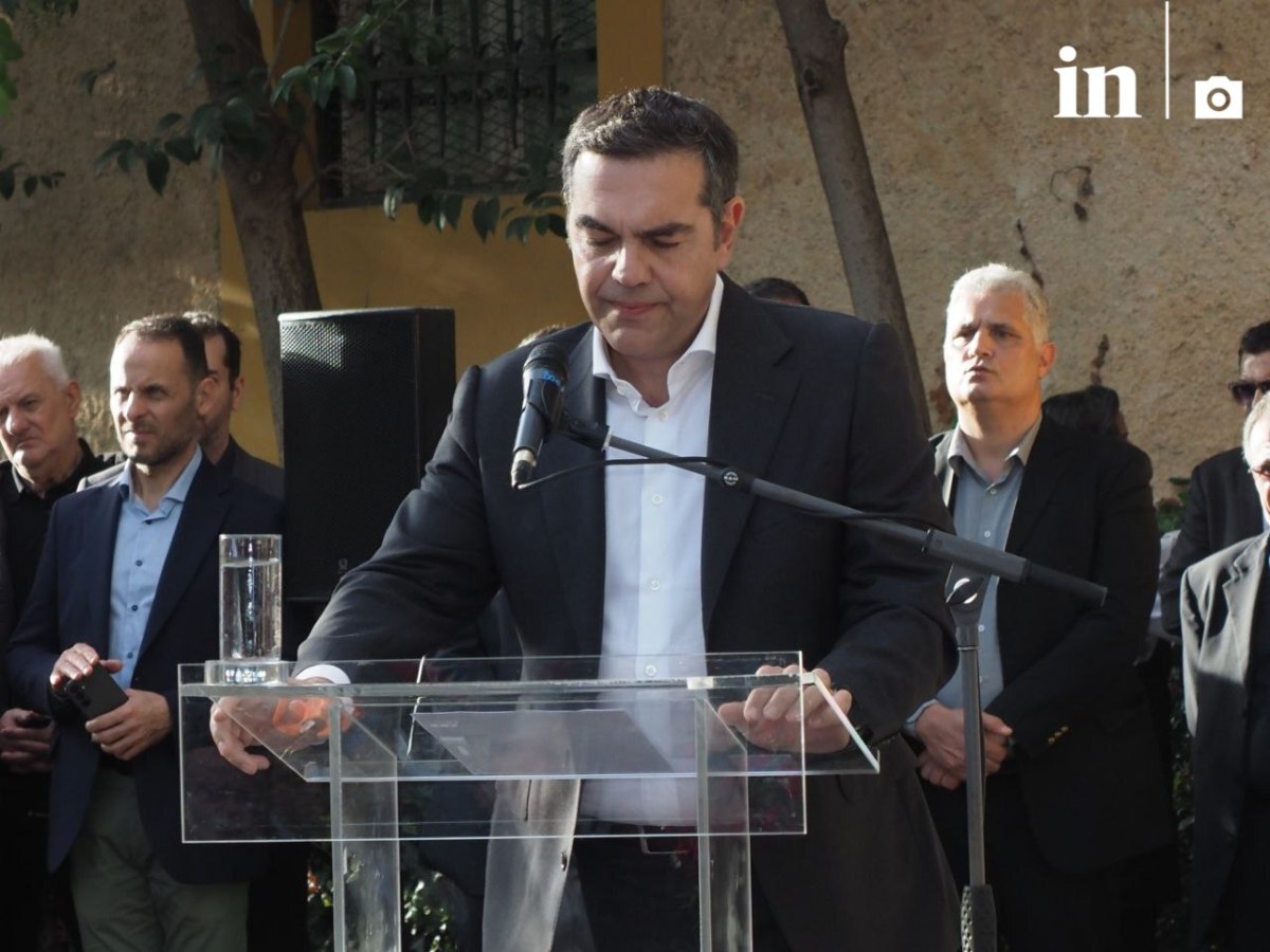 Τσίπρας σε κηδεία Φλαμπουράρη: Ήταν η φωνή της σύνεσης και της λογικής όταν επιχειρούσαμε την έφοδο στον ουρανό