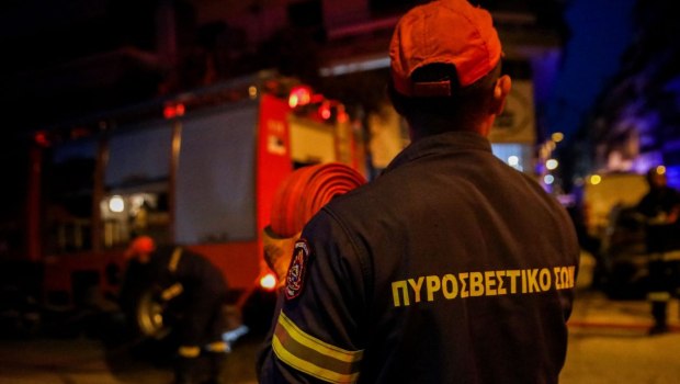 Περιστέρι: Πυρκαγιά σε διαμέρισμα 3ου ορόφου – Απεγκλωβίστηκε γυναίκα από τον 5ο όροφο