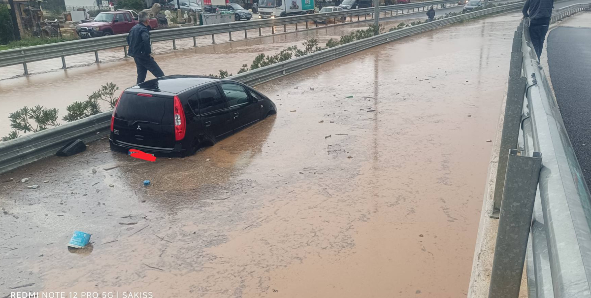 Σε εξέλιξη η κακοκαιρία στην Ήπειρο, σε επιφυλακή οι Αρχές – Κατολισθήσεις, απεγκλωβισμοί, πλημμύρες