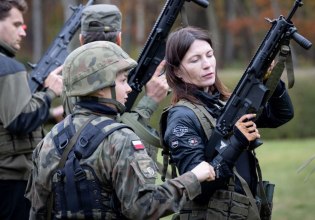 Η Πολωνία ξεκινά στρατιωτική εκπαίδευση για όλους τους πολίτες με στόχο τους 400.000 στρατιώτες