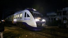 Σύγκρουση αμαξοστοιχίας του Προαστιακού με μοτοσυκλέτα στη Λένορμαν – Εγκατέλειψε το σημείο ο οδηγός της μηχανής