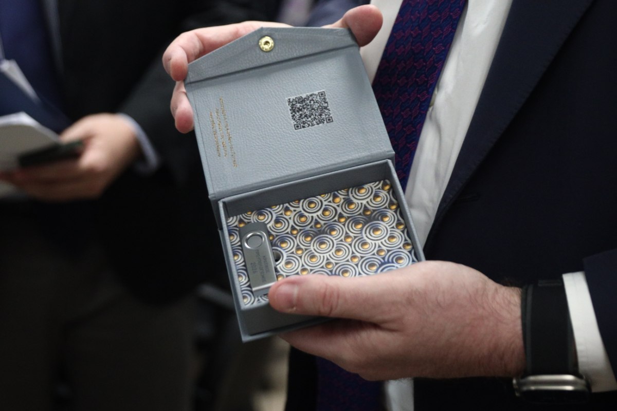 Προϋπολογισμός 2026: Επιπλέον 2,5 δισ. ευρώ από φόρους θα εισπράξει το Δημόσιο – Στα 73,645 δισ. ευρώ τα έσοδα