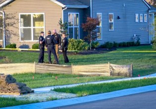 ΗΠΑ: Σκότωσαν καθαρίστρια που πήγε σε λάθος σπίτι μπροστά στον άνδρα της