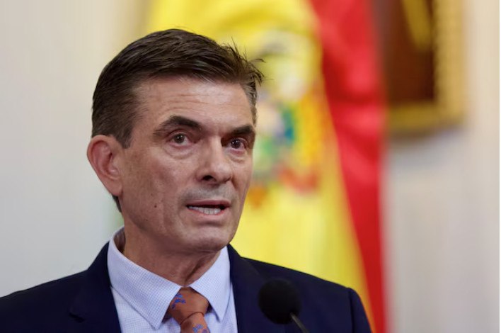 Βολιβία: Ο δεξιός νέος πρόεδρος καταργεί το υπουργείο Δικαιοσύνης