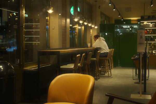 Η μοναξιά σκοτώνει: Επιστήμονες δημιούργησαν έναν απλό οδηγό για την καταπολέμηση της κοινωνικής απομόνωσης