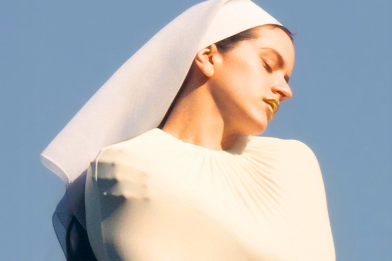 Rosalia: Εξυμνείται από το Βατικανό, εκθρονίζει τους πάντες, κάνει ρεκόρ – Είναι το LUX το άλμπουμ της χρονιάς;