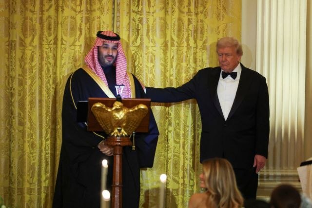 Ο Τραμπ αναγόρευσε τη Σαουδική Αραβία «μείζονα σύμμαχο μη μέλος του ΝΑΤΟ»
