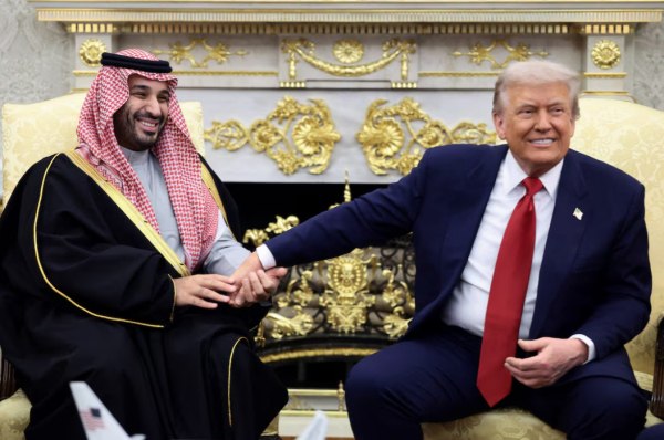 Ο Τραμπ υπερασπίστηκε τον Σαλμάν για τη δολοφονία του δημοσιογράφου Κασόγκι