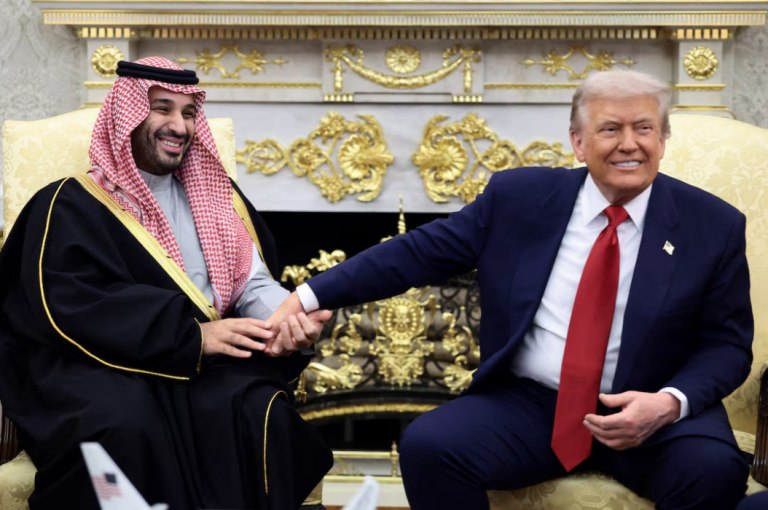 Ο Τραμπ υπερασπίστηκε τον Σαλμάν για τη δολοφονία του δημοσιογράφου Κασόγκι