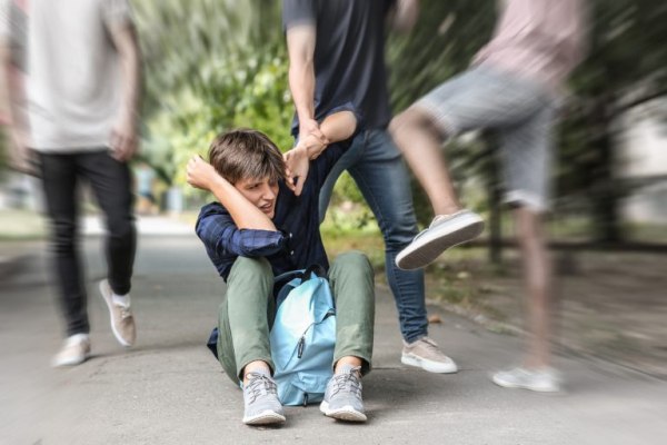 Στο Παίδων 15χρονος μαθητής μετά από επίθεση αγνώστων εντός σχολείου στον Άλιμο