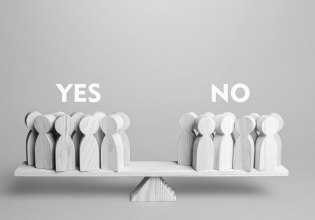 Αναζητώντας δημοσκοπικά σωσίβια