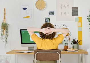 Generation Z: Οι 7 στους 10 δηλώνουν ότι το εισόδημά τους δεν επαρκεί για τις βασικές ανάγκες