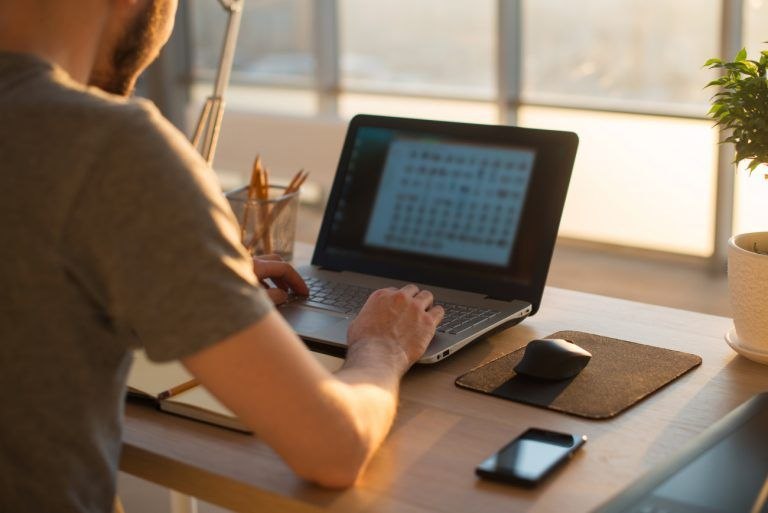 Η Γενιά Ζ θέλει δουλειά όχι δουλεία