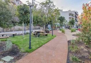 Οι αλάνες του Πειραιά ζωντανεύουν ξανά με ιστορίες, τέχνη και ποδόσφαιρο