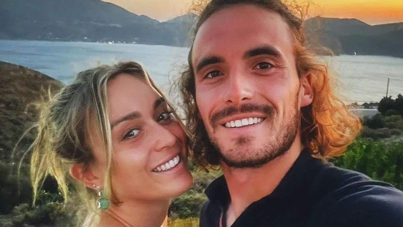 H Μπαντόσα, ο χωρισμός με τον Τσιτσιπά και η… αφιέρωση: «Χρυσό μετάλλιο για τον μεγαλύτερο βλάκα» (vid)