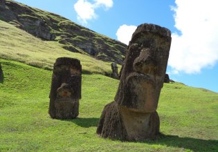 Το λατομείο της Νήσου του Πάσχα αποκαλύπτει πώς οι Πολυνήσιοι κατασκεύασαν τα αινιγματικά πέτρινα αγάλματα