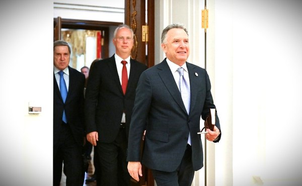 Στα κάγκελα αξιωματούχοι του Στέιτ Ντιπάρτμεντ με Γουίτκοφ – «Μας παρέκαμψε συναντώντας το δεξί χέρι του Πούτι»