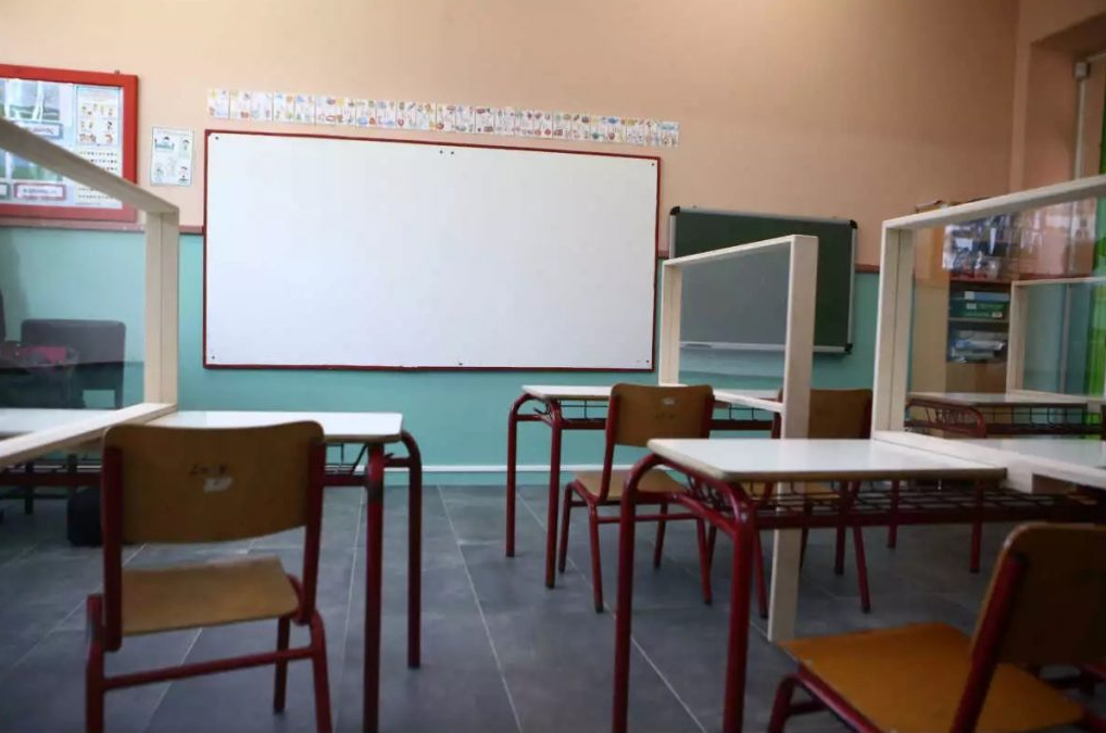 Σχολεία: Τριάντα χρόνια μάθημα στο… κοντέινερ