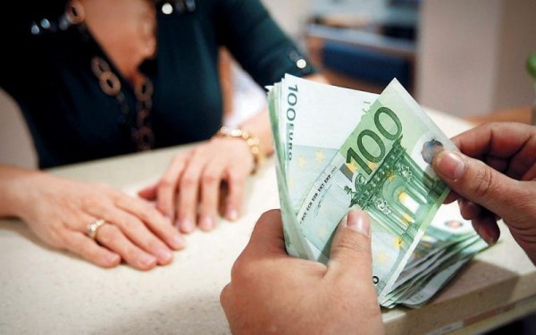 Εξιχνιάστηκε απάτη με το πρόσχημα αγοράς ακινήτου μέσω πλειστηριασμού – Συνελήφθη 29χρονη που είχε πάρει 45.000 ευρώ