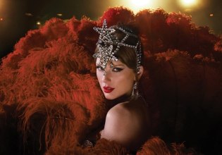 Δεν βαριόμαστε ποτέ: Η νέα θεωρία συνωμοσίας θέλει την Τέιλορ Σουίφτ να είναι ταξιδιώτης του χρόνου – και υπάρχουν «αποδείξεις»