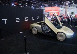Tesla προς τους εργαζομένους: Το 2026 θα είναι μια δύσκολη χρονιά