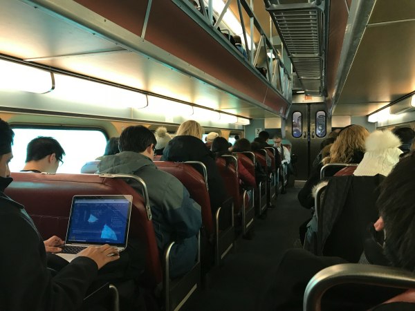 Ηνωμένο Βασίλειο: Τι σχέση μπορεί να έχει η «Φόρμουλα 1» με την αύξηση της ταχύτητας του Wi-Fi στα τρένα