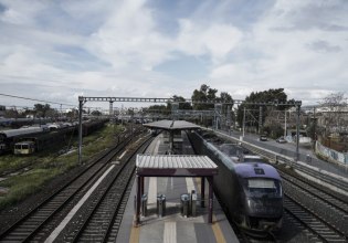 Σοβαρή καταγγελία για παρολίγο νέα Τέμπη – Τρένο προς Λάρισα μπήκε σε λάθος γραμμή