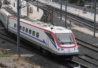 Ακινητοποιήθηκε δύο φορές τρένο που εκτελούσε το δρομολόγιο «Θεσσαλονίκη – Αθήνα» – Πάνω από 2 ώρες καθυστέρηση