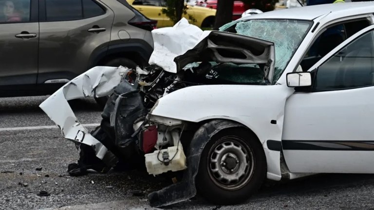 Σοκαριστικά τροχαία με ηλικιωμένους πίσω από το τιμόνι