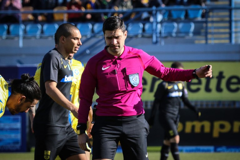 Διαιτητής Γ' Εθνικής κατάγγειλε απειλές πριν από αγώνα - ΕΠΟ: «Καταδικάζουμε κάθε μορφή βίας»