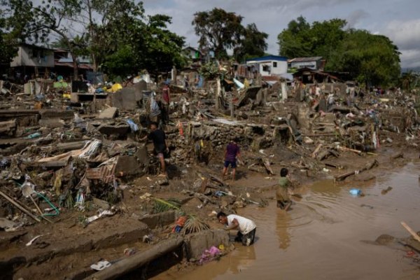 Φιλιππίνες: Τουλάχιστον 140 νεκροί και 127 αγνοούμενοι από τον τυφώνα Καλμάγκι