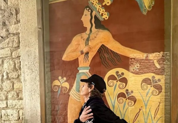 Μικ Τζάγκερ: Ενθουσιασμένος με την Κρήτη – Οι αναρτήσεις και τα σχόλια του