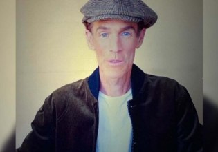 Ο Τζέιμς Βαν Ντερ Μπικ δημοπρατεί κειμήλια του Dawson’s Creek για να πληρώσει τη θεραπεία καρκίνου