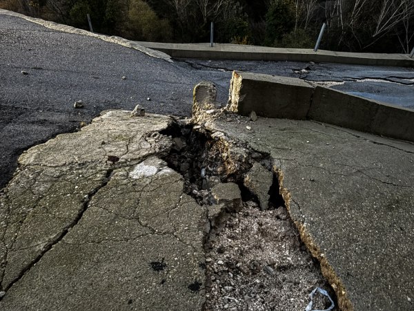 Τζουμέρκα: Εικόνες σοκ από το πέρασμα της κακοκαιρίας – Έρχονται καταιγίδες και «βουτιά» της θερμοκρασίας