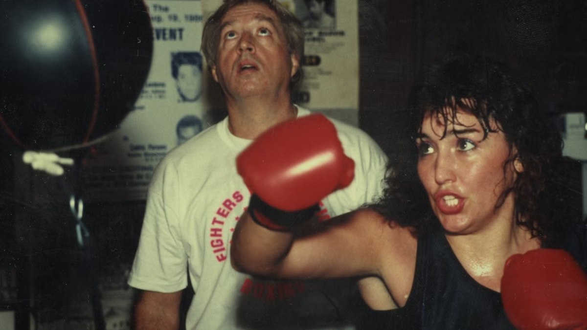 «Ο σύζυγός μου παραλίγο να με σκοτώσει, τώρα η Σίντνεϊ Σουίνι με υποδύεται σε μια ταινία» – Η αληθινή Κρίστι Μάρτιν