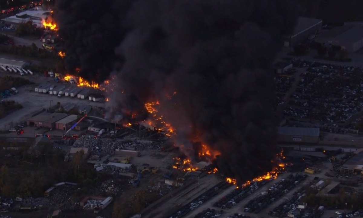 Συντριβή αεροπλάνου της UPS: Εντοπίστηκε και 14ος νεκρός, σύμφωνα με τον δήμαρχο της Λούιβιλ