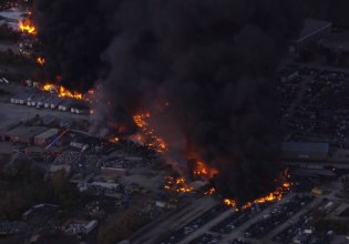 Συντριβή αεροπλάνου της UPS: Εντοπίστηκε και 14ος νεκρός, σύμφωνα με τον δήμαρχο της Λούιβιλ