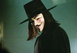 Remember, remember: Το V for Vendetta και η μάσκα του Γκάι Φωκς ετοιμάζονται να περάσουν στη μικρή οθόνη