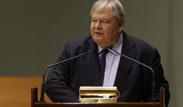 Ευάγγελος Βενιζέλος: «Η χώρα είναι μη διακυβερνήσιμη» και «υπνοβατεί»