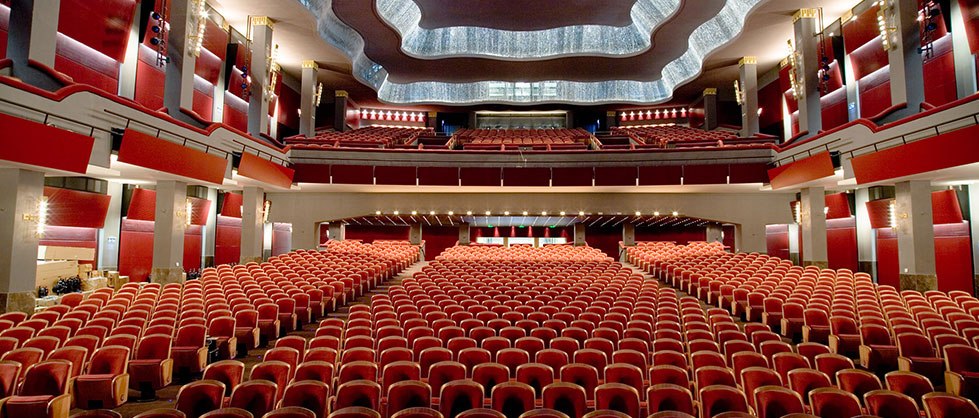 Ο Πολιτιστικός Οργανισμός Λυκόφως παρουσιάζει τη «Λόλα» για πρώτη φορά στο θέατρο, στη σκηνή του Παλλάς