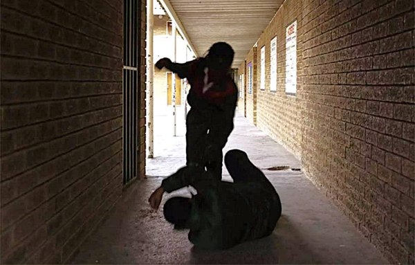 Λάρισα: Ανήλικες ξυλοκόπησαν 16χρονη – Συνελήφθησαν 15χρονη και 17χρονη