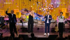 Ο Λάκης Λαζόπουλος δίνει βήμα στη νέα γενιά – Υποδέχτηκε στο Αλ Τσαντίρι Νιουζ τους Papazó, Νίκο Μερτζάνο και Νίνα Μαζάνη