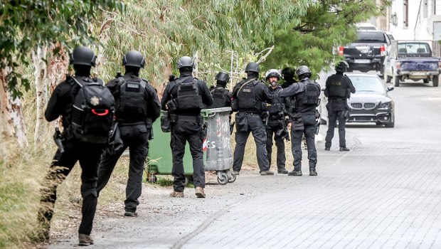 Βορίζια: Έρευνες σε τρία σπίτια στο Ρέθυμνο για τους καταζητούμενος – Μία σύλληψη για οπολοκατοχή