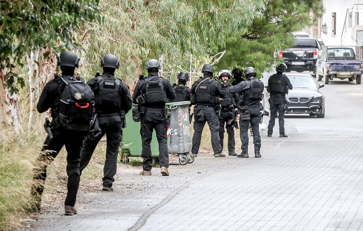 Βορίζια: Έρευνες σε τρία σπίτια στο Ρέθυμνο για τους καταζητούμενος – Μία σύλληψη για οπλοκατοχή