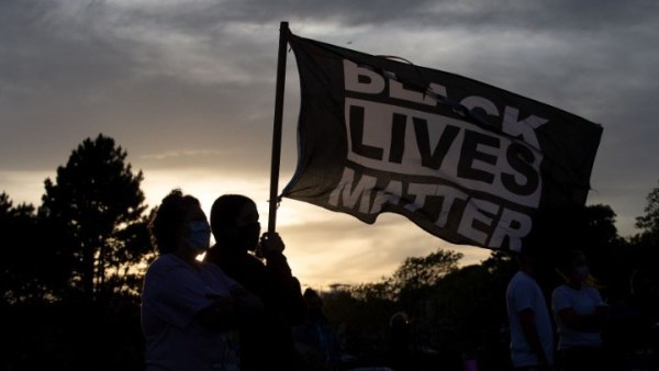 «Shoot the People»: Ντοκιμαντέρ για τη ζωή και το έργο του φωτογράφου, κοινωνικού ακτιβιστή, Μίσαν Χάριμαν