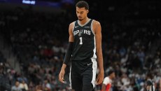 Εκτός δράσης για τις επόμενες εβδομάδες ο Γουεμπανιάμα (pic)