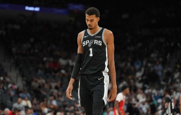 Εκτός δράσης για τις επόμενες εβδομάδες ο Γουεμπανιάμα (pic)